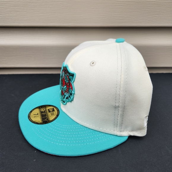 Off White Detroit Tigers Mint Green Visor Red Bottom Size 7 7/8 - Picture 3 of 4